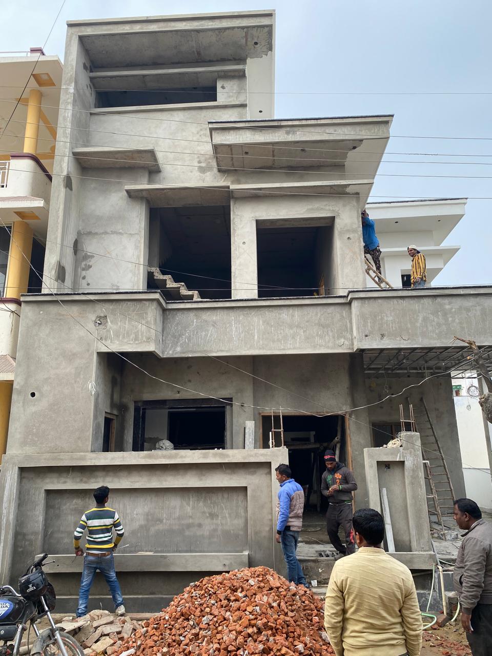 Custom modern home construction progress by Global Architects Dehradun