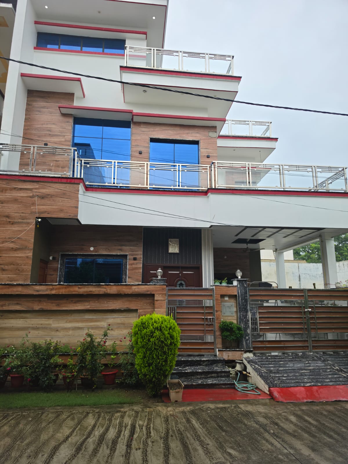 Completed construction of custom modern home by Global Architects Dehradun